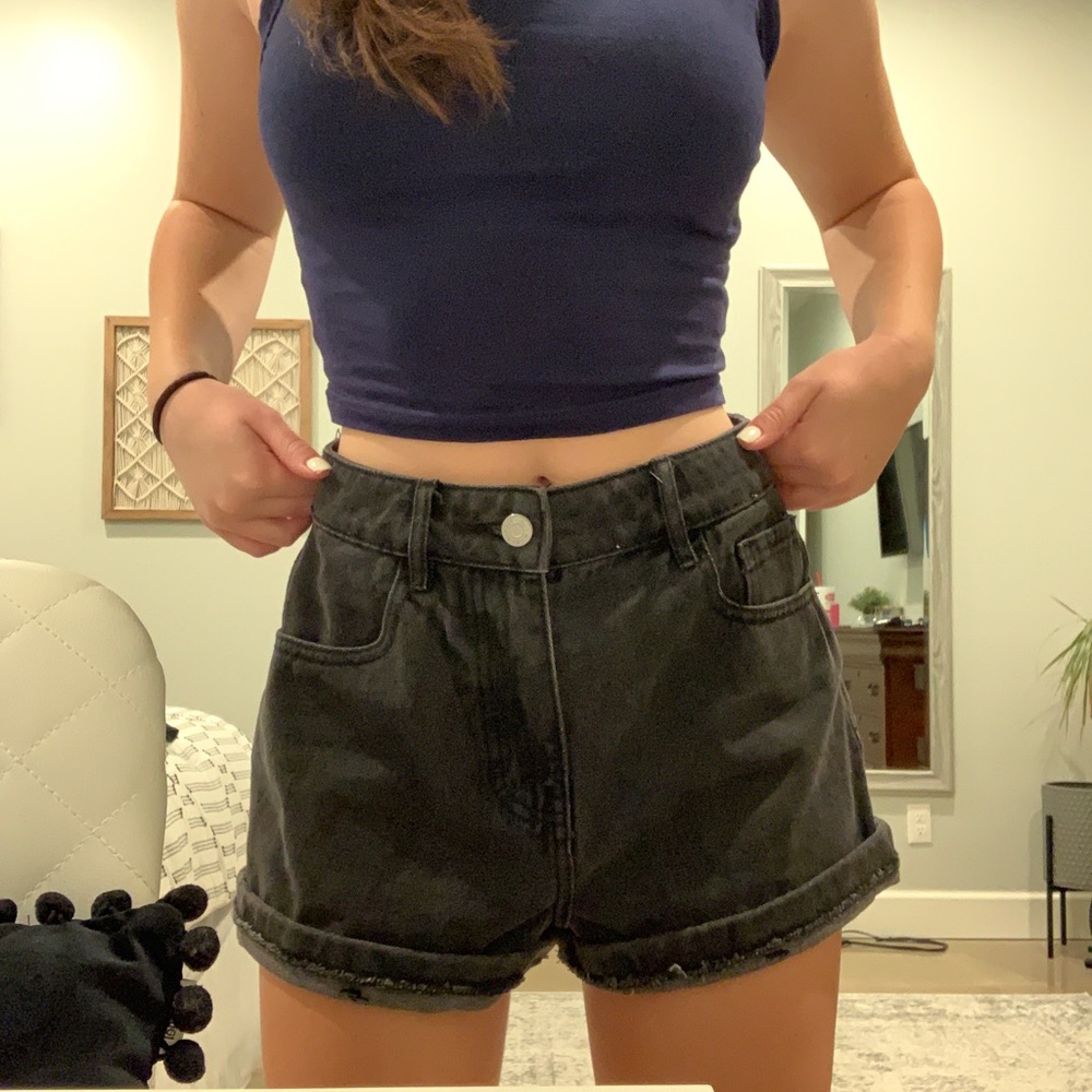 Black Pacsun mom shorts
